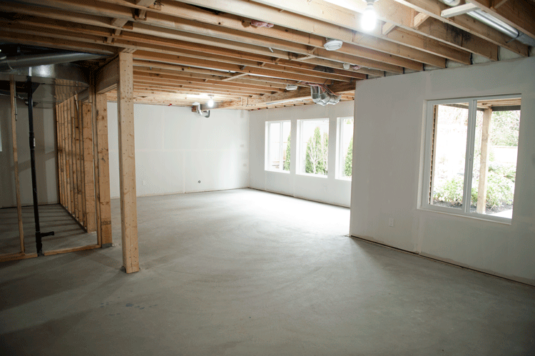 Basement structural inspection during a home inspection in Ottawa, Gatineau and Outaouais